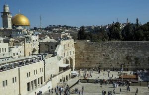 الحكومة الفلسطينية: نقل السفارة الأمريكية إلى القدس مساس متعمد بهوية شعبنا