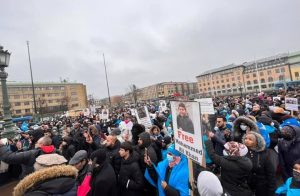 احتجاجات في السويد تنديدا بسحب أطفال مسلمين