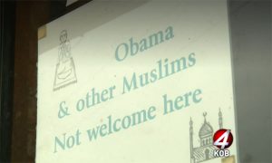 US store draws outrage over ‘no Muslims’ sign