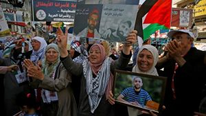 Palestinian prisoners in Israel suspend hunger strike