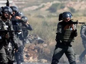 Israeli army kills Palestinian in weekly Gaza protest