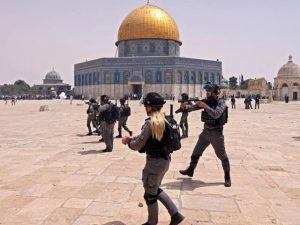 20 Palestinians injured as Israeli police fire stun grenades at Al Aqsa hours after Gaza truce