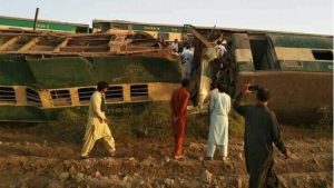 Many killed as two trains collide in southern Pakistan