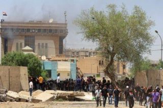 حمله دوباره حامیان مقتدی صدر به پارلمان عراق/ جلسات پارلمان «تا اطلاع ثانوی» تعطیل شد