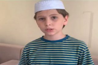 کودک نابغۀ تاجیکستانی؛ حافظ قرآن و متون حدیثی اهل‌سنت