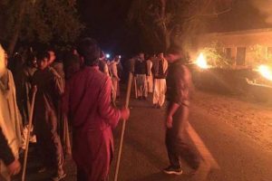 پاکستان: قرآن پاک کی بے حرمتی پر فیکٹری نذر آتش، فوج طلب