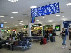 لندن ایئرپورٹ پر برطانوی مسلم خاندان کو امریکا جانے سے روک دیا گیا