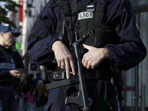 فرانس میں مساجد پر حملوں کی منصوبہ بندی کے الزام میں 10 افراد گرفتار
