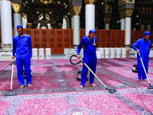 مسجد نبوی شریف کی صفائی کے لیے 1500 سے زیادہ مرد اور خواتین کارکنان