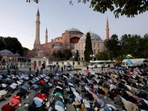 جامع مسجد آیا صوفیہ میں 86 سال بعد نماز جمعہ کی ادائیگی