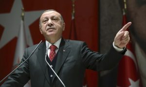 ترک صدر کا فرانسیسی صدر کو ‘دماغی معائنہ’ کرانے کی تجویز