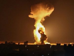 اسرائیلی جنگی طیاروں کے غزہ پر فضائی حملے