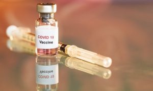 ’پاکستانی حکومت کا اپنے عوام کو کورونا وائرس ویکسین مفت فراہم کرنے کا فیصلہ‘