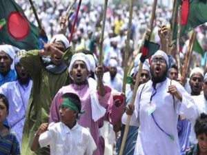 بنگلادیش میں قرآن پاک کی بے حرمتی پر ملک گیر احتجاج