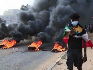 سوڈان میں فوجی بغاوت کیخلاف احتجاج پر پولیس کی فائرنگ؛ 5 افراد ہلاک