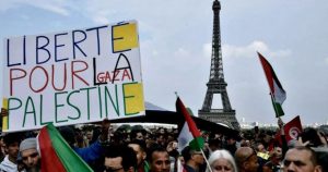 فلسطینیوں کی حامی تنظیم کو فرانس میں تحلیل کیے جانے کی شدید مذمت