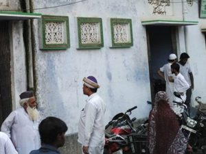 مودی سرکار نے کھلی چھوٹ دیدی، ہندو انتہا پسندوں کا ایک اور مسجد پر دھاوا