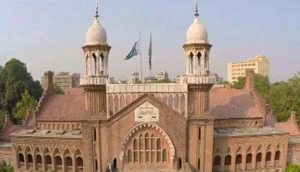 لاہور ہائیکورٹ کا افغان میڈیکل طلبہ کو کالجز سے نہ نکالنے کا تحریری حکم آگیا