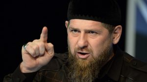 الرئيس الشيشاني: توقف يا ماكرون عن الإساءة للنبي الكريم وإلا…