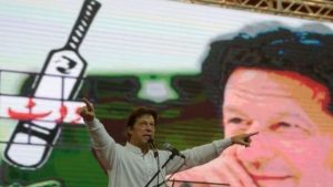 عمران خان؛ چہ کرکٹِ بامردیا داں پاکستانِ مزن وزیریا