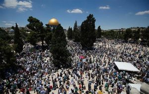 100,000 Muslims spend 1st Friday of Ramadan at Al-Aqsa