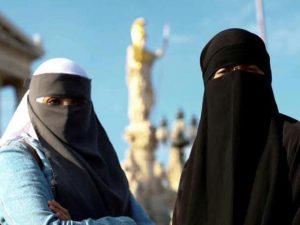 Sri Lanka to ban burqa, shut more than 1,000 Islamic schools