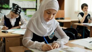 پارلمان چچن پوشیدن حجاب در مدارس را قانونی کرد