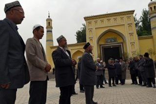 جمع‌آوری نسخه‌های قرآن‌ در «سین‌کیانگ» چین