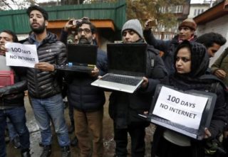 انتقاد دادگاه عالی هند از قطع طولانی‌مدت اینترنت در کشمیر