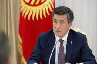 رئیس‌جمهور قرقیزستان استعفا داد؛ “نمی‌خواهم نامم به عنوان رئیس‌جمهوری که خون شهروندانش را ریخت در تاریخ بماند”