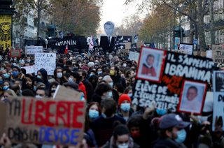 ادامۀ اعتراضات گسترده علیه «قانون جامع امنیتی» در فرانسه