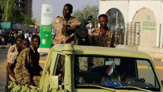 مقدمات «کودتای نظامی» در سودان/ حبس خانگی نخست‌وزیر و بازداشت شماری از وزرای دولت انتقالی