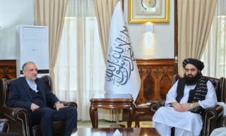 بررسی مسائل مهاجران افغان در دیدار سفیر ایران با وزیر خارجه افغانستان