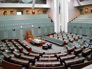 راهیابی نخستین بانوی محجبه افغانستانی‌تبار به پارلمان استرالیا