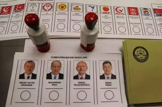 انتخابات ریاست‌جمهوری ترکیه با پیشتازی اردوغان به دور دوم کشیده شد
