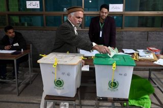 انتخابات پاکستان؛ نامزدهای مستقل وابسته به عمران‌خان بیشترین تعداد کرسی‌ها را کسب کردند