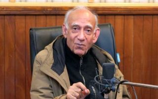 تضعیف نخبگان بلوچ و روحانیت میانه‌رو از اشتباهات بزرگ دولت است/ نباید بر مولوی عبدالحمید فشار وارد شود