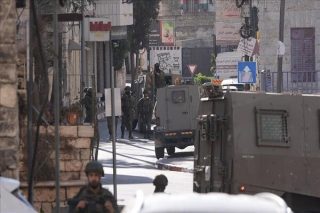عملیات گستردۀ نظامی اسرائیل در الخلیل؛ تخلیه اجباری خانه‌ها و بازداشت گسترده فلسطینیان