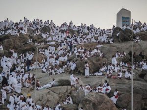 لبیک اللھم لبیک! عازمین نے حج کا رکن اعظم وقوف عرفہ ادا کرلیا