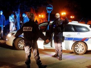 فرانس میں گستاخانہ خاکوں کی نمائش پر استاد قتل، پولیس فائرنگ سے نوجوان شہید