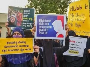 بھارتی شہر مرشد آباد میں شدید احتجاج پر اسکول نے حجاب پر پابندی واپس لے لی